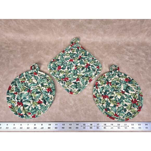 Longaberger American Holly Quilted 3 PC Pot Holder Set Christmas Decor - Picture 2 of 6